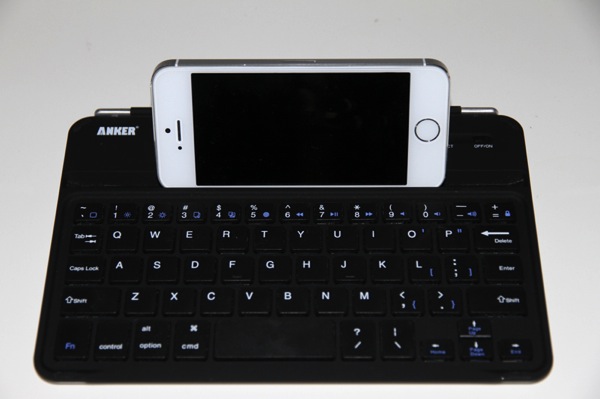 Ipadmini keyboard and iphone 2